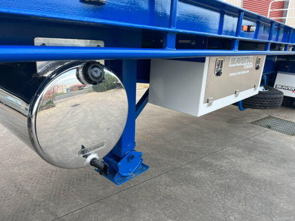 IMG 4873 - Tri Axle Flat Top Trailer 50" Seamless (NEW)