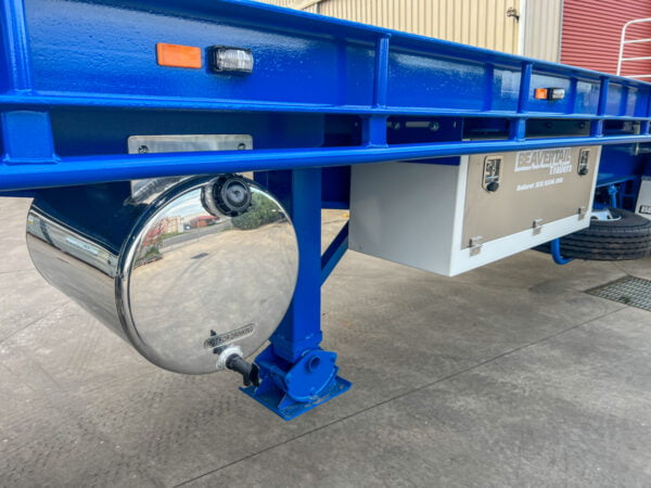 IMG 4874 - Tri Axle Flat Top Trailer 50" (NEW)